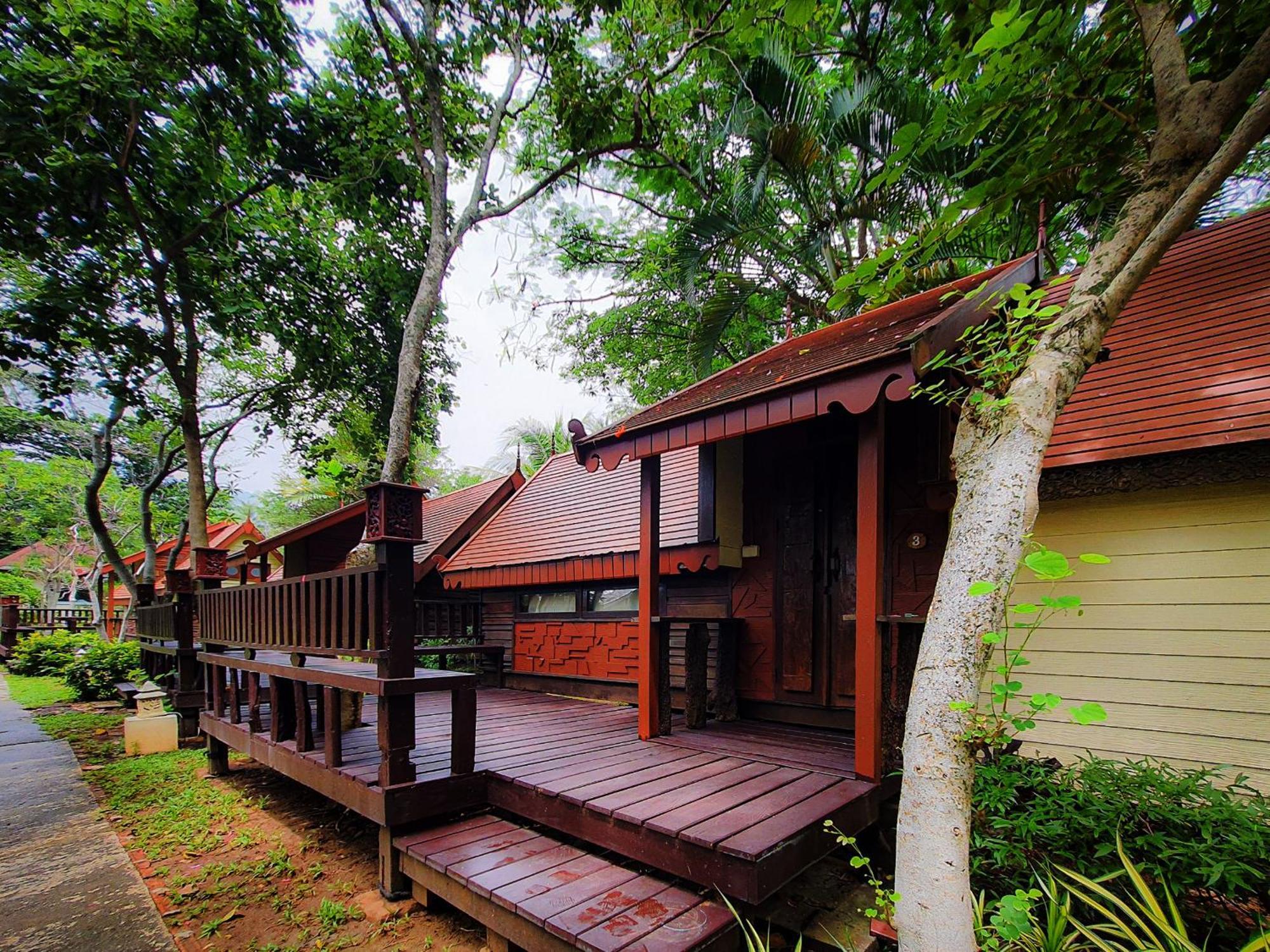 Baan Thong Ching Resort Khanom Bagian luar foto